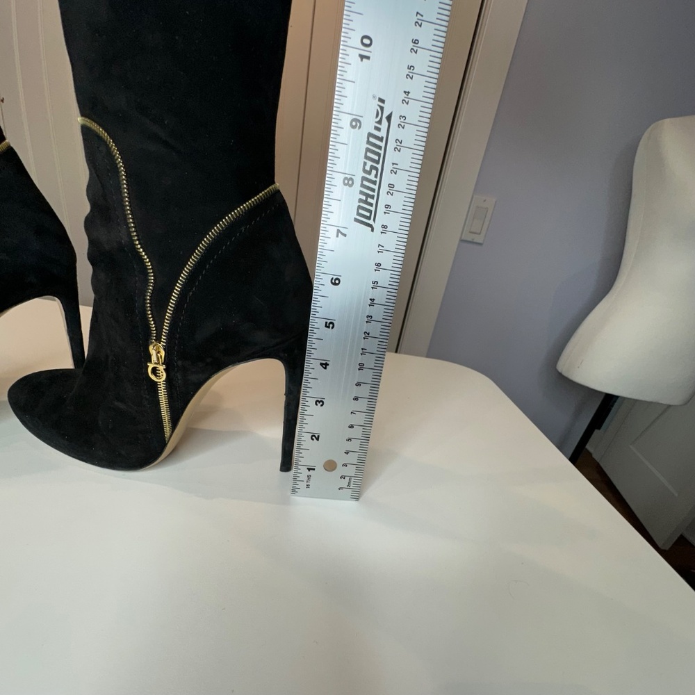 Salvatore Ferragamo Black Heeled Boots - Picture 7 of 16